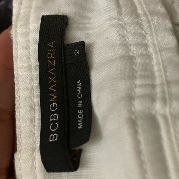 BCBGMAXAZRIA white pants
Size 2 Linen Pants - Picture 3 of 4